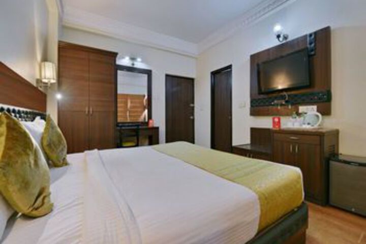 Room 13 of 24