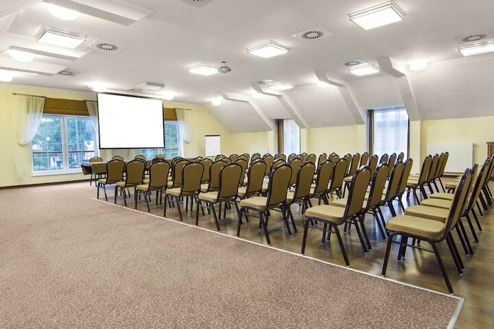 Business Center 57 of 62