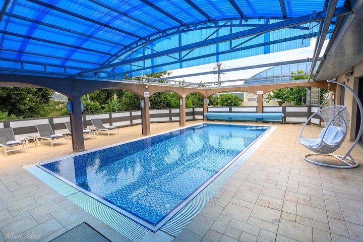 Pool 45 of 70