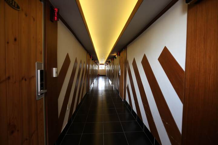 Ballroom/Hall 5 of 52