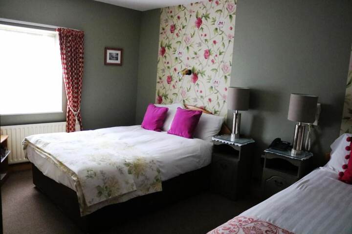 Room 12 of 28