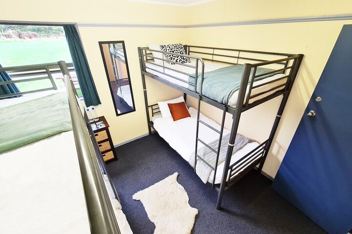Room 17 of 28