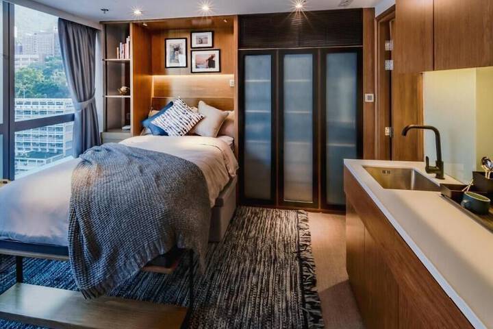 Room 2 of 11
