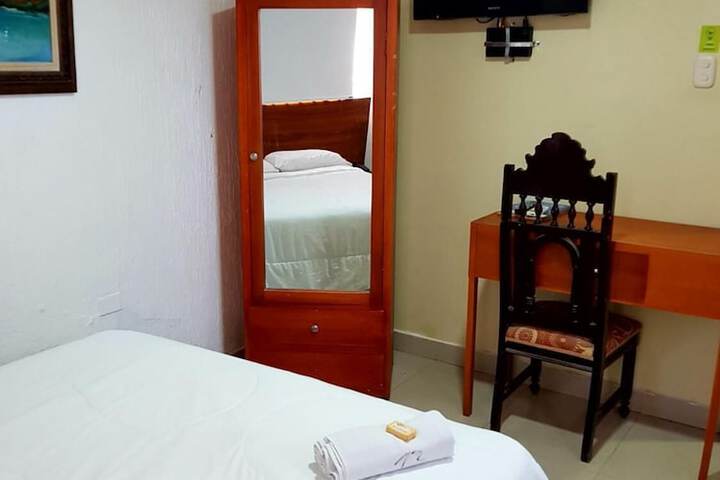Room 10 of 25