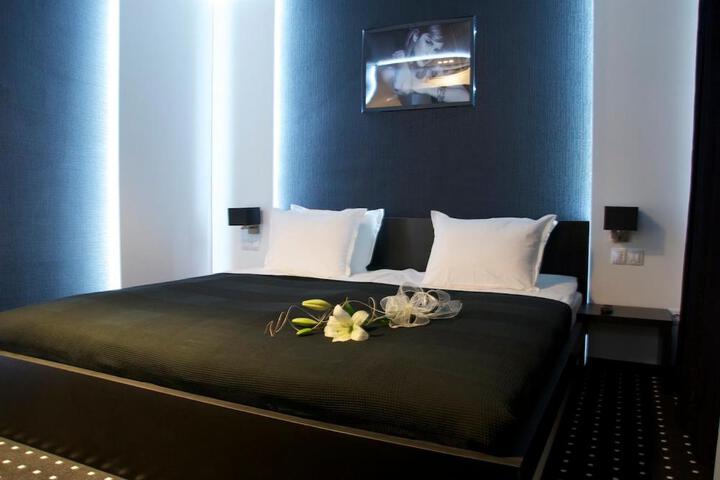 Photo of Hotel Fashion - Free Parking