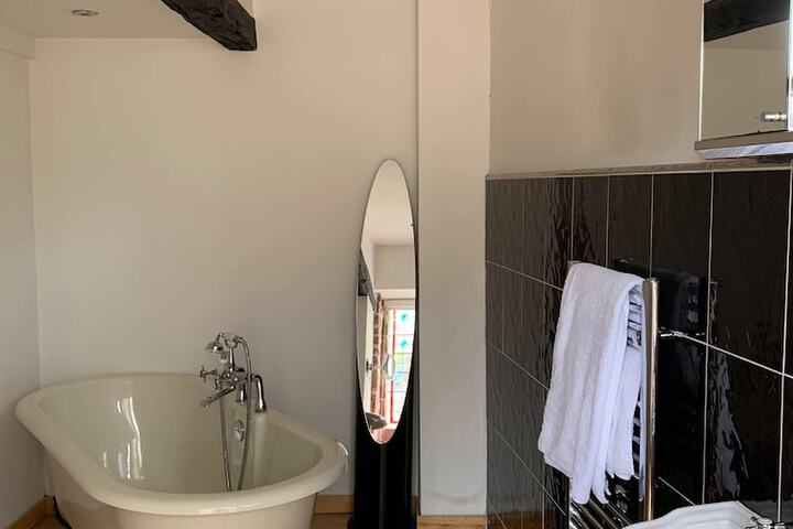 Room 2 of 22