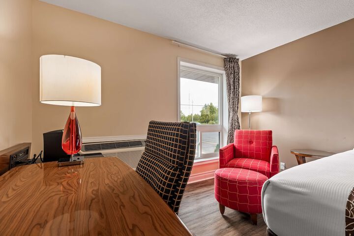 1 King Bed Flat Screen Television Desk High Speed Internet Accessible Microwave and Ref (5 of 14)