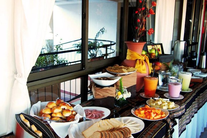 Breakfast/Coffee Service 23 of 32