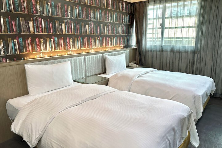 Room 21 of 30