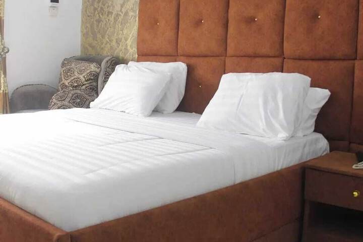 Room 5 of 26