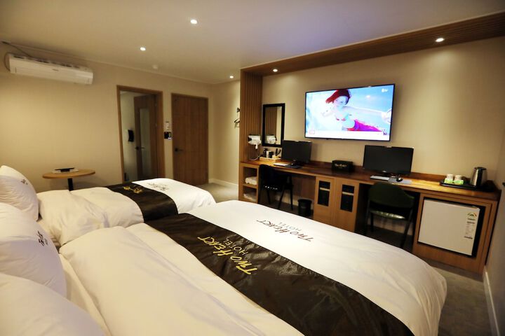 Room 8 of 23