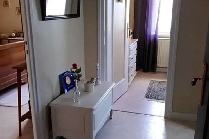 Room 3 of 16