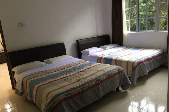 Room 6 of 33