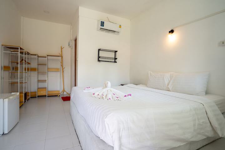 Room 25 of 65