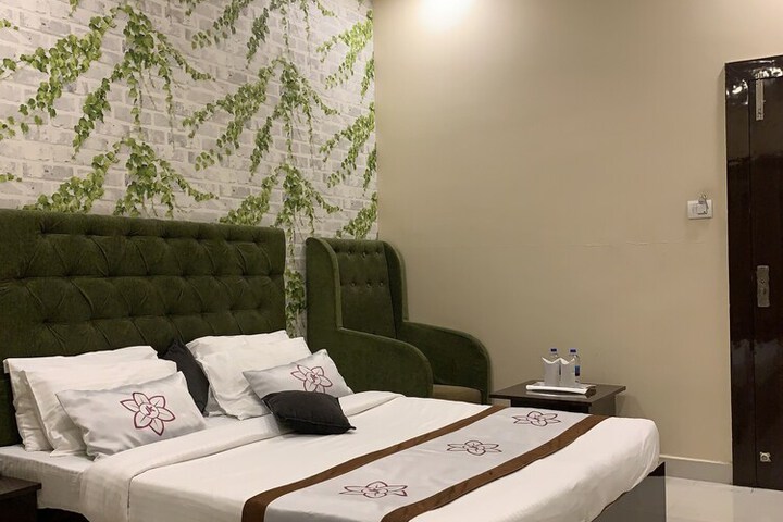 Room 17 of 71