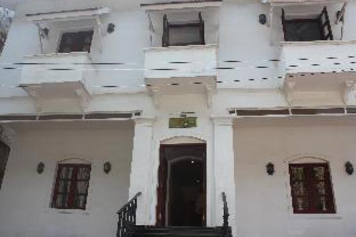 Hotel 8 of 17