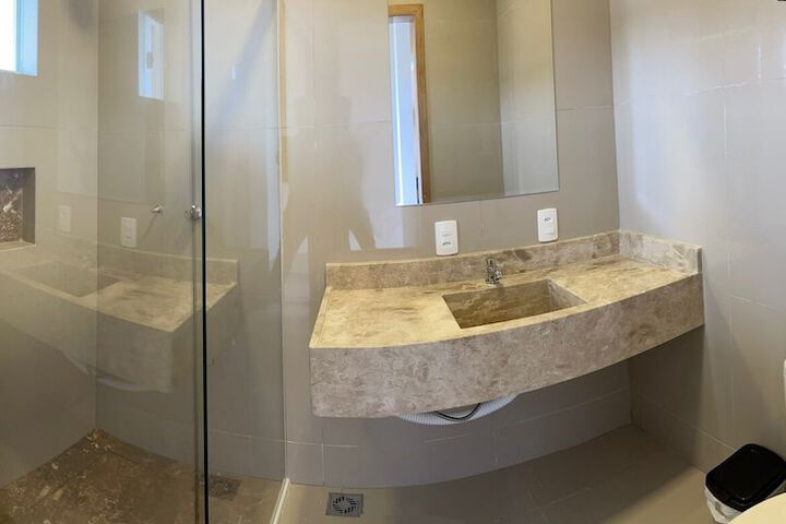 Room 11 of 23