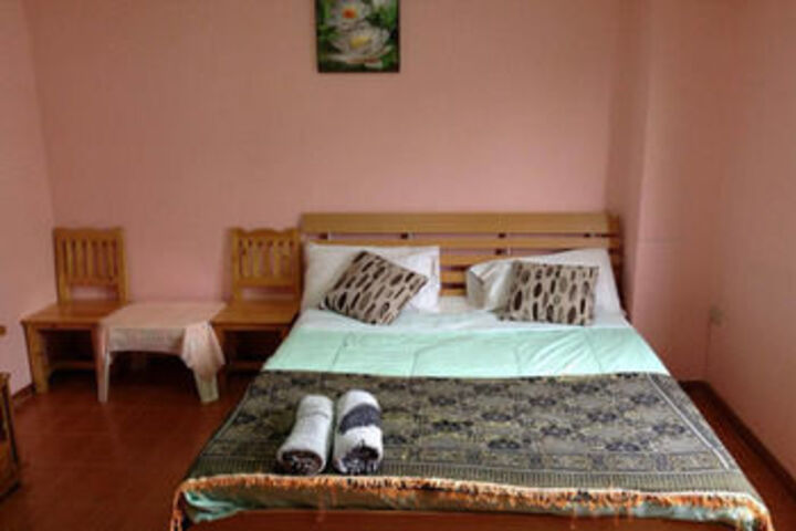 Room 10 of 18