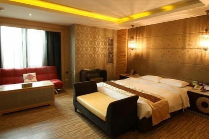 Room 5 of 80
