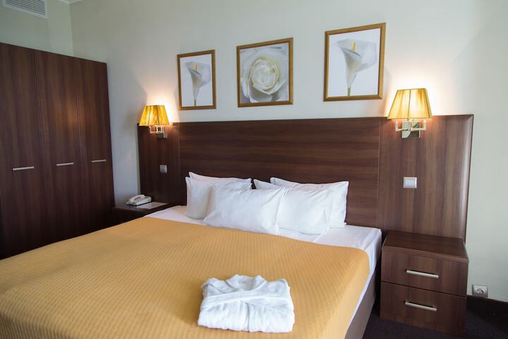 Room 22 of 110