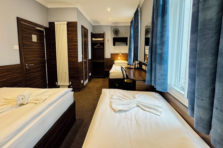 Room 43 of 67
