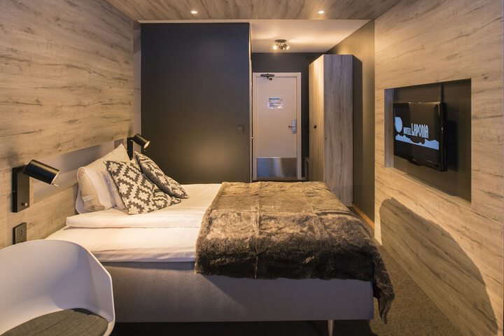 Room 10 of 37