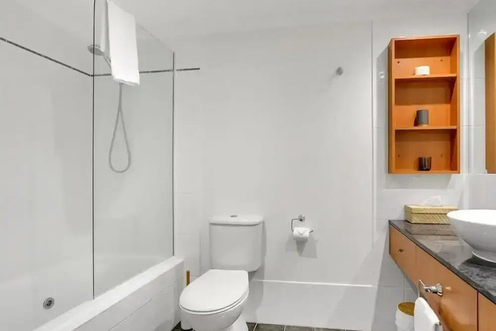 Room 8 of 20