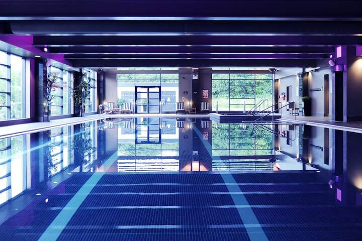 Pool Hotel