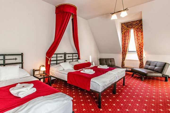 Room 4 of 54