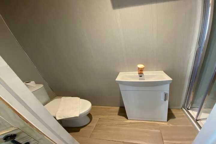 Room 20 of 28