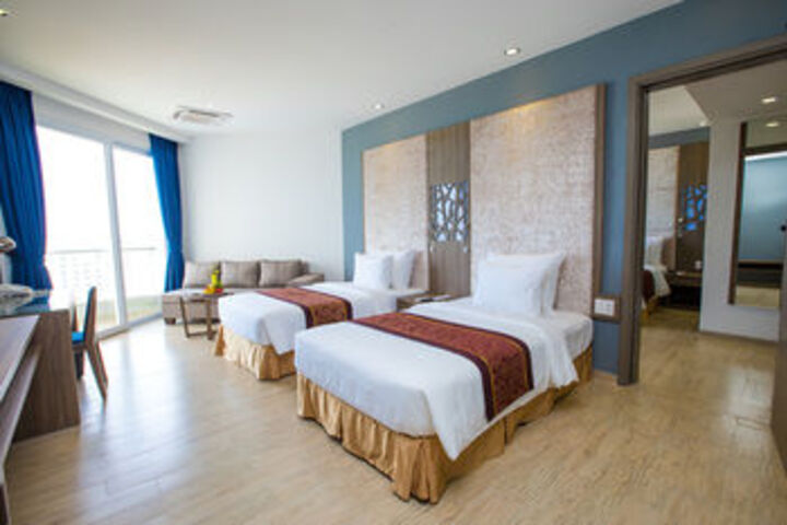 Room 34 of 64