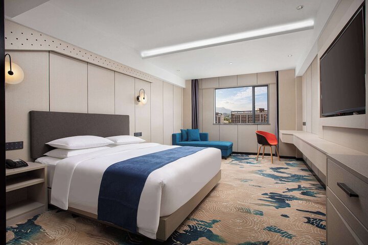 Room 4 of 14
