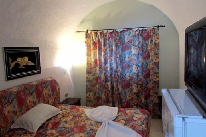 Room 5 of 20