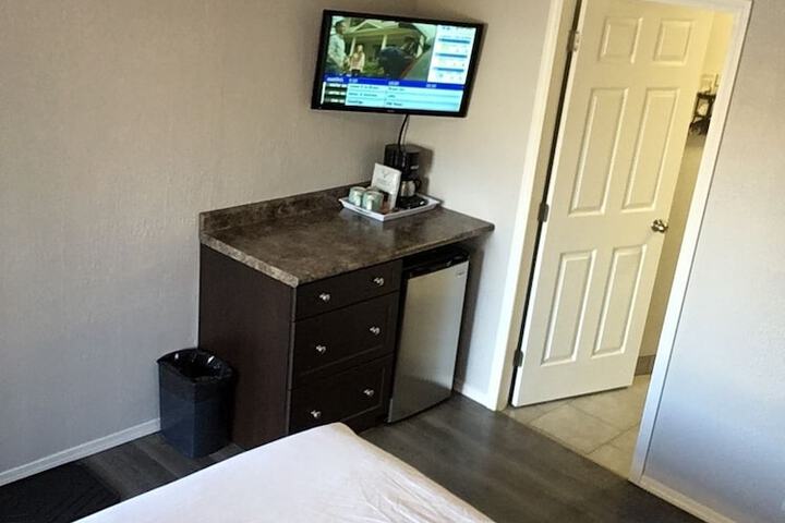 Room 5 of 38