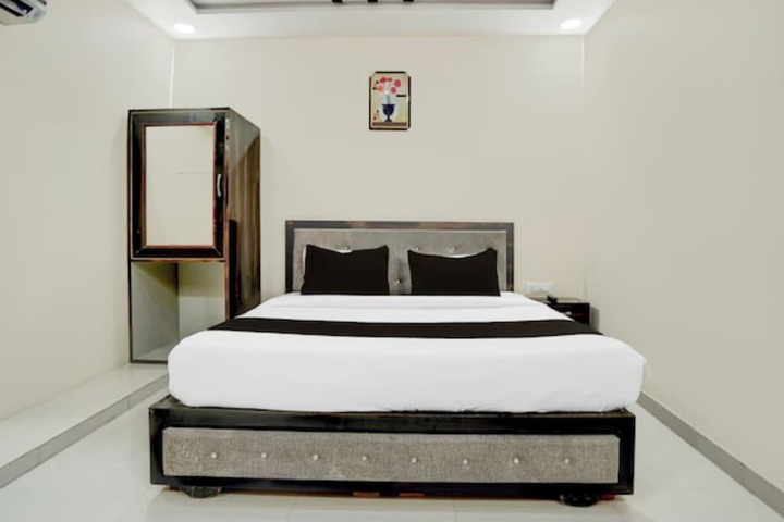 Room 7 of 14