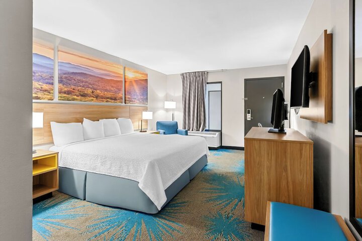 Room 18 of 36