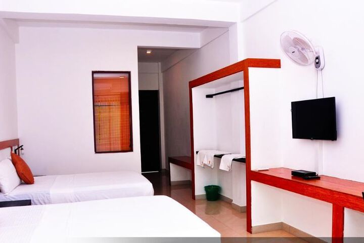 Room 9 of 9