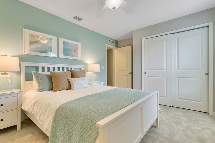 Room 6 of 28