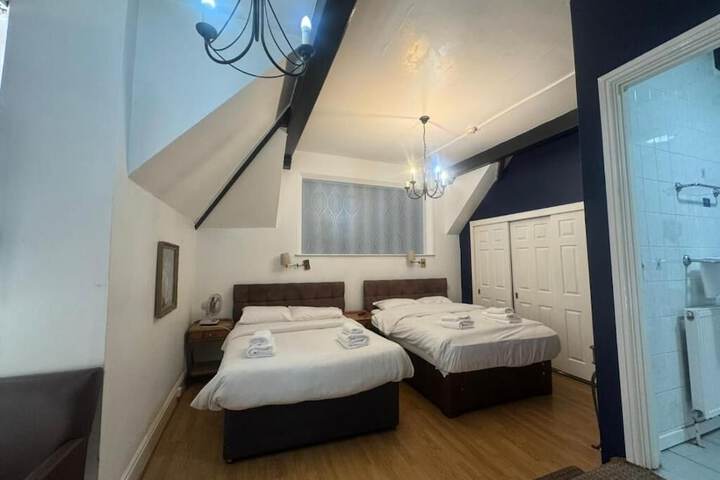 Room 10 of 36