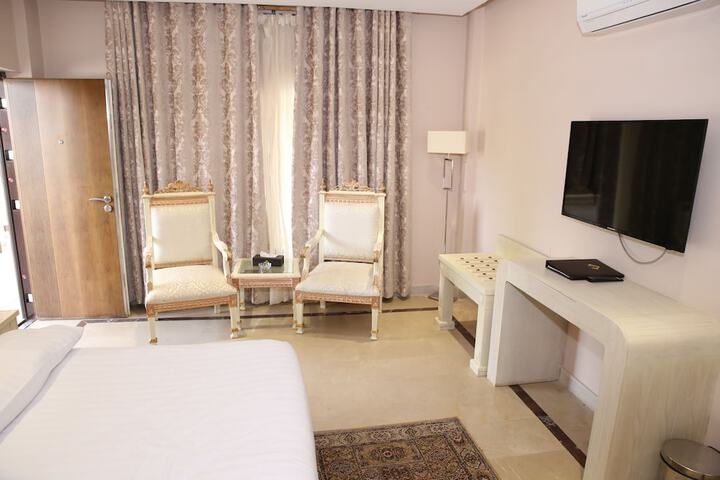 Room 7 of 51