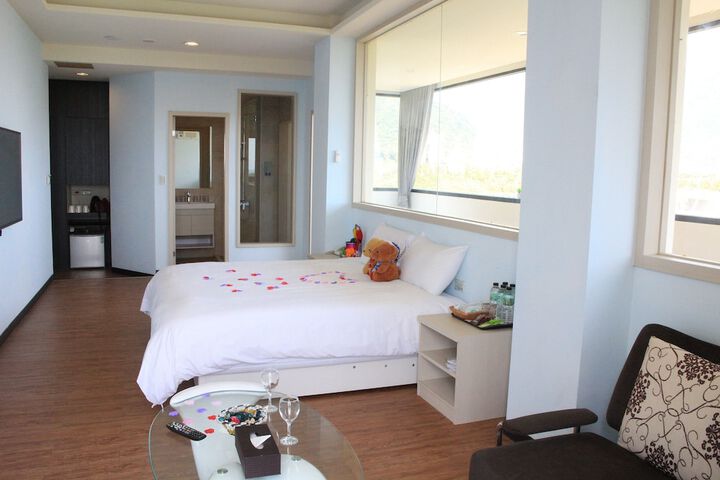 Room 5 of 60
