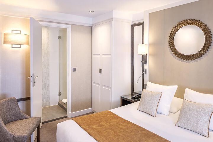 Room 40 of 83