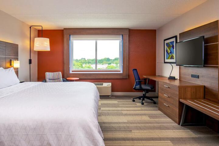 Standard | King Bed (13 of 16)