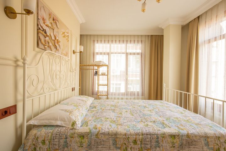 Room 28 of 44