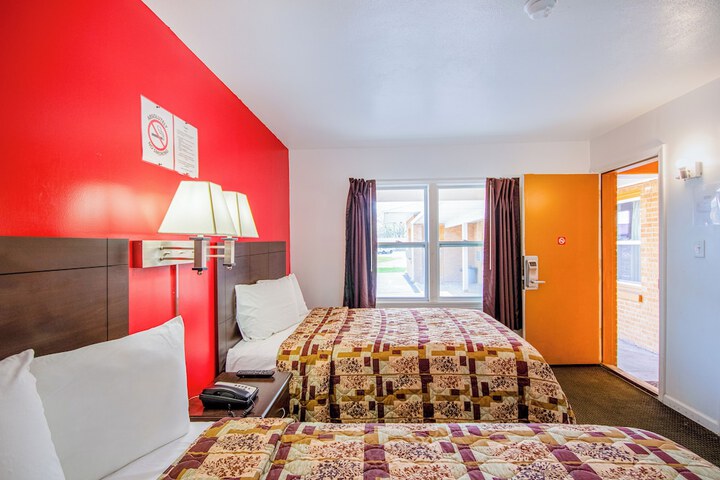 Room 16 of 106
