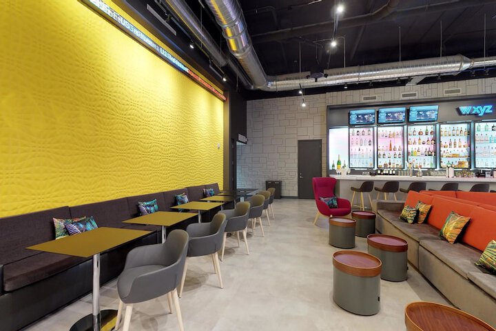 Lobby lounge