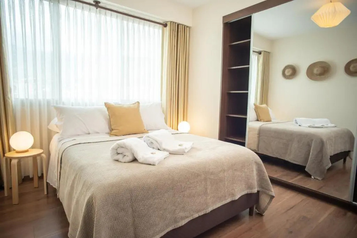 Room 2 of 9
