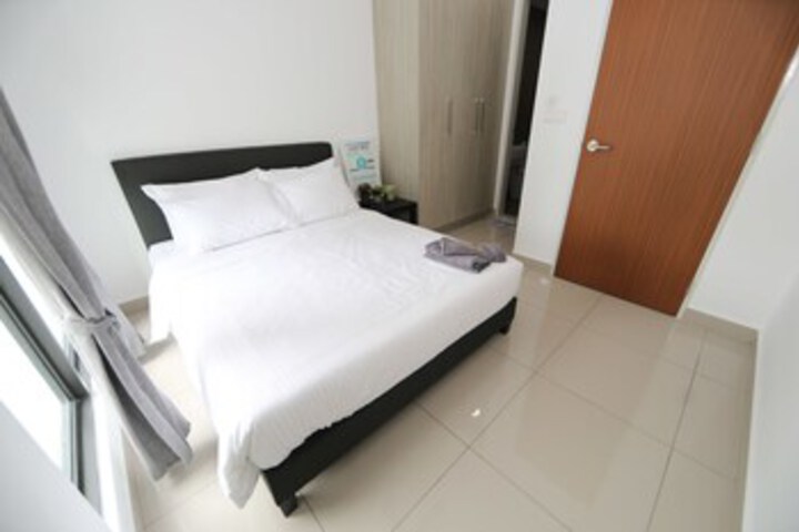 Room 12 of 15
