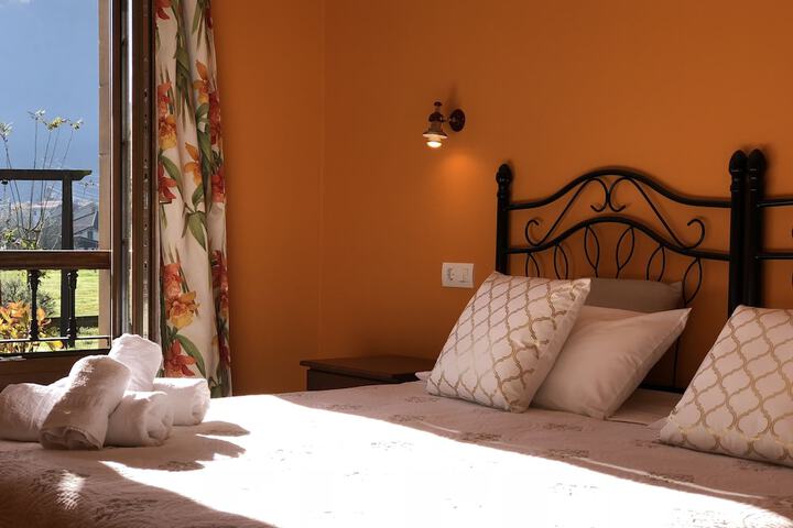 Room 10 of 34