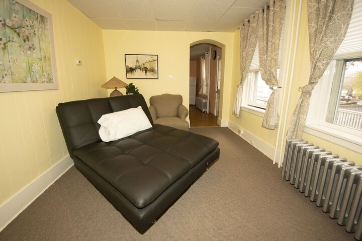 1 Queen Bed (35 of 45)